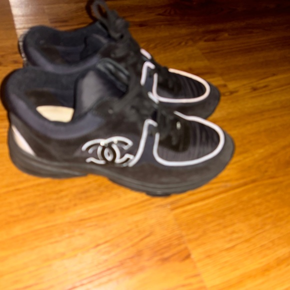 Black Chanel sneakers - Picture 4 of 4